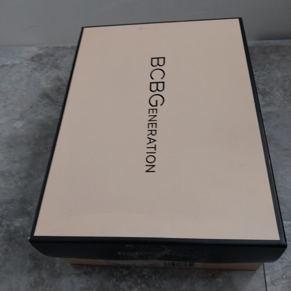 BCBGeneration Womens Size 11 Pumps Tan Heels Horsebite Career Work Shoes - Picture 17 of 17